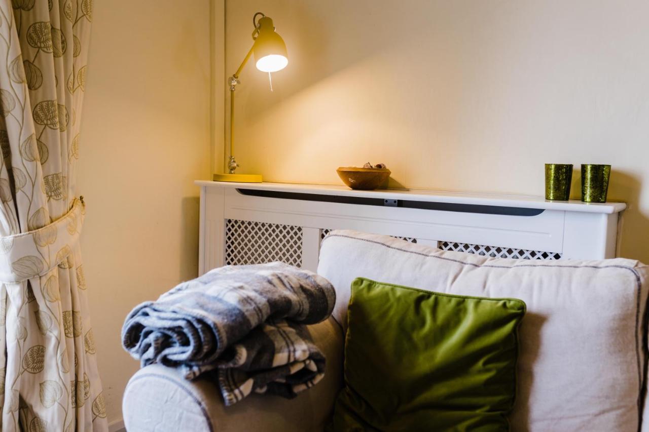 May Tree Cottage Manorbier 5 Mins From The Beach Sleeps 4 Kültér fotó