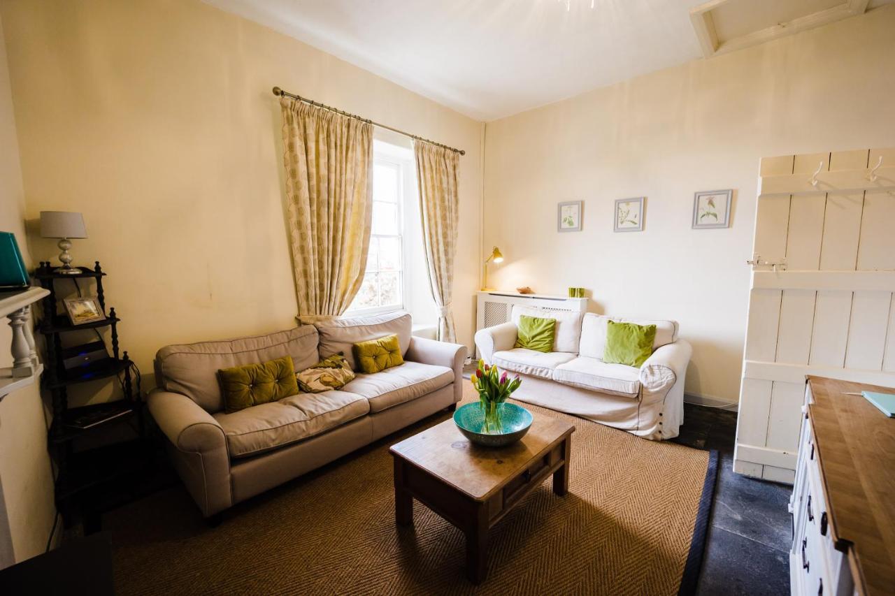 May Tree Cottage Manorbier 5 Mins From The Beach Sleeps 4 Kültér fotó