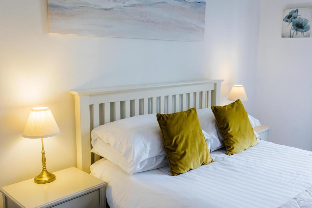 May Tree Cottage Manorbier 5 Mins From The Beach Sleeps 4 Kültér fotó