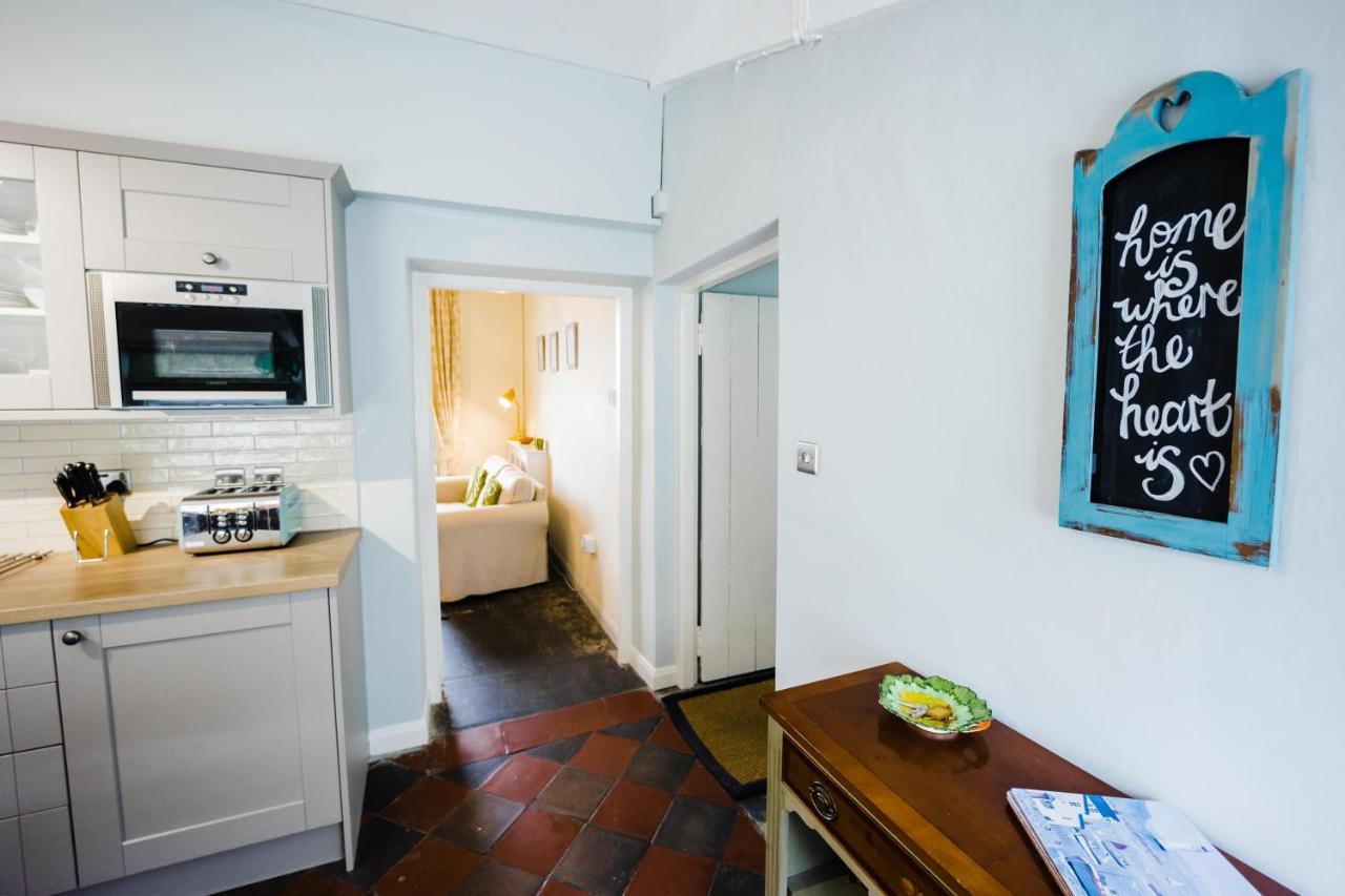 May Tree Cottage Manorbier 5 Mins From The Beach Sleeps 4 Kültér fotó