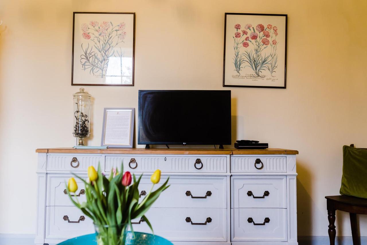 May Tree Cottage Manorbier 5 Mins From The Beach Sleeps 4 Kültér fotó