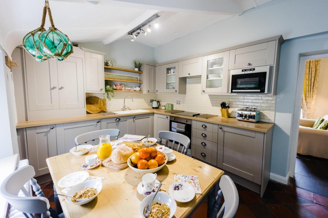 May Tree Cottage Manorbier 5 Mins From The Beach Sleeps 4 Kültér fotó