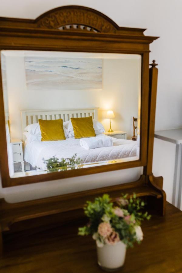 May Tree Cottage Manorbier 5 Mins From The Beach Sleeps 4 Kültér fotó