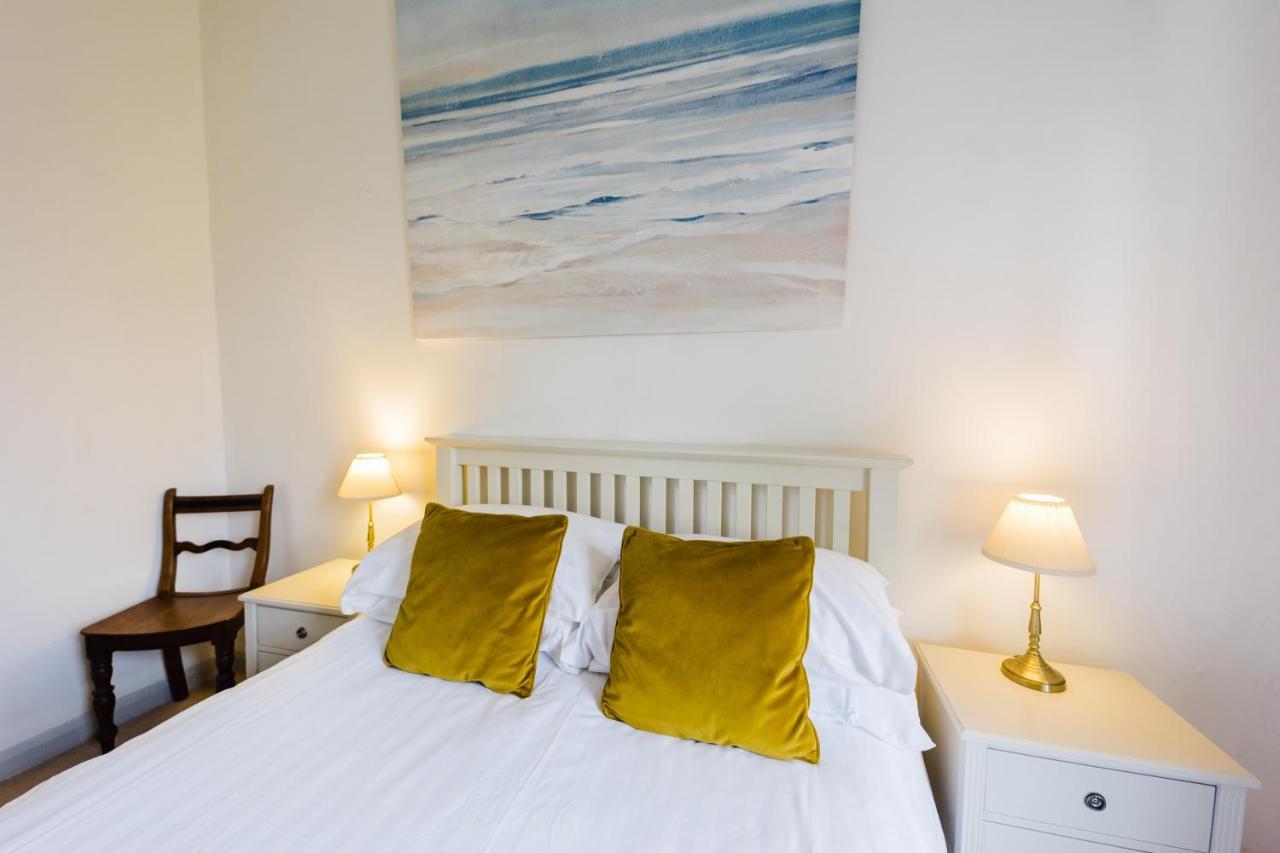 May Tree Cottage Manorbier 5 Mins From The Beach Sleeps 4 Kültér fotó