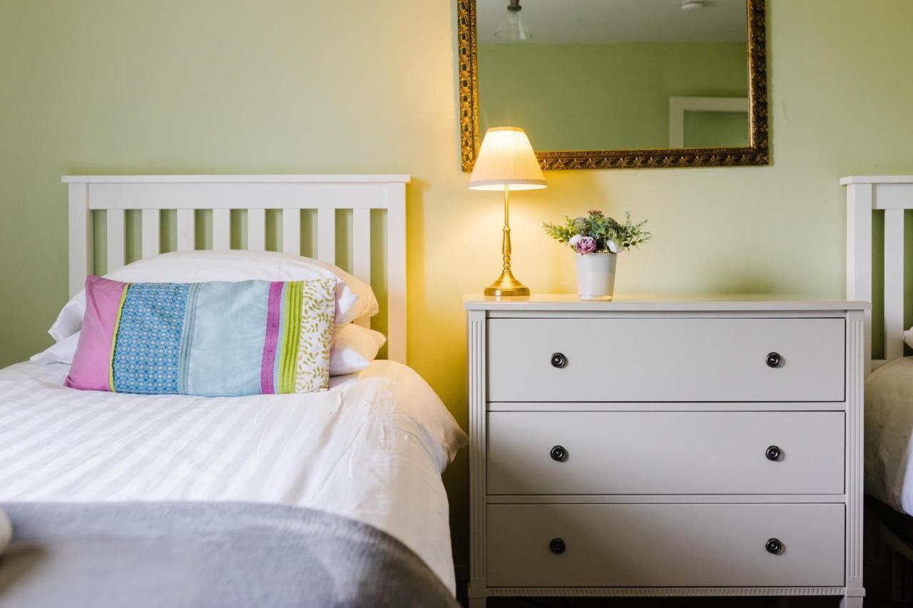 May Tree Cottage Manorbier 5 Mins From The Beach Sleeps 4 Kültér fotó