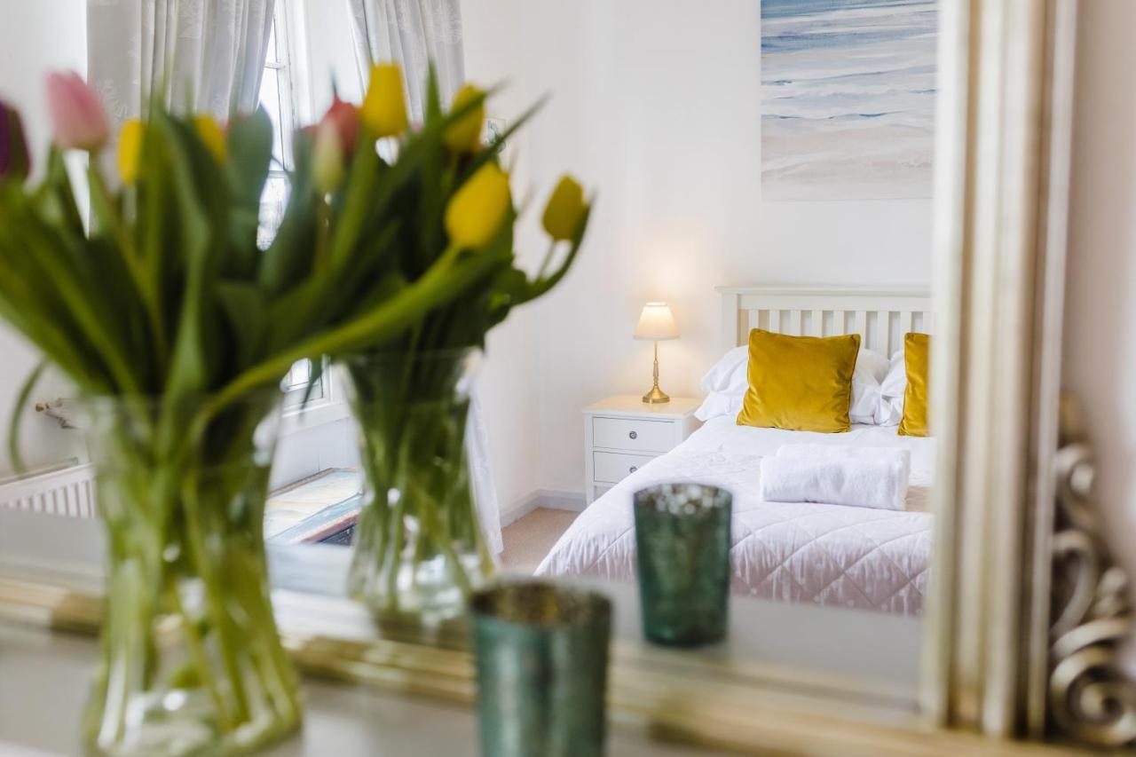 May Tree Cottage Manorbier 5 Mins From The Beach Sleeps 4 Kültér fotó