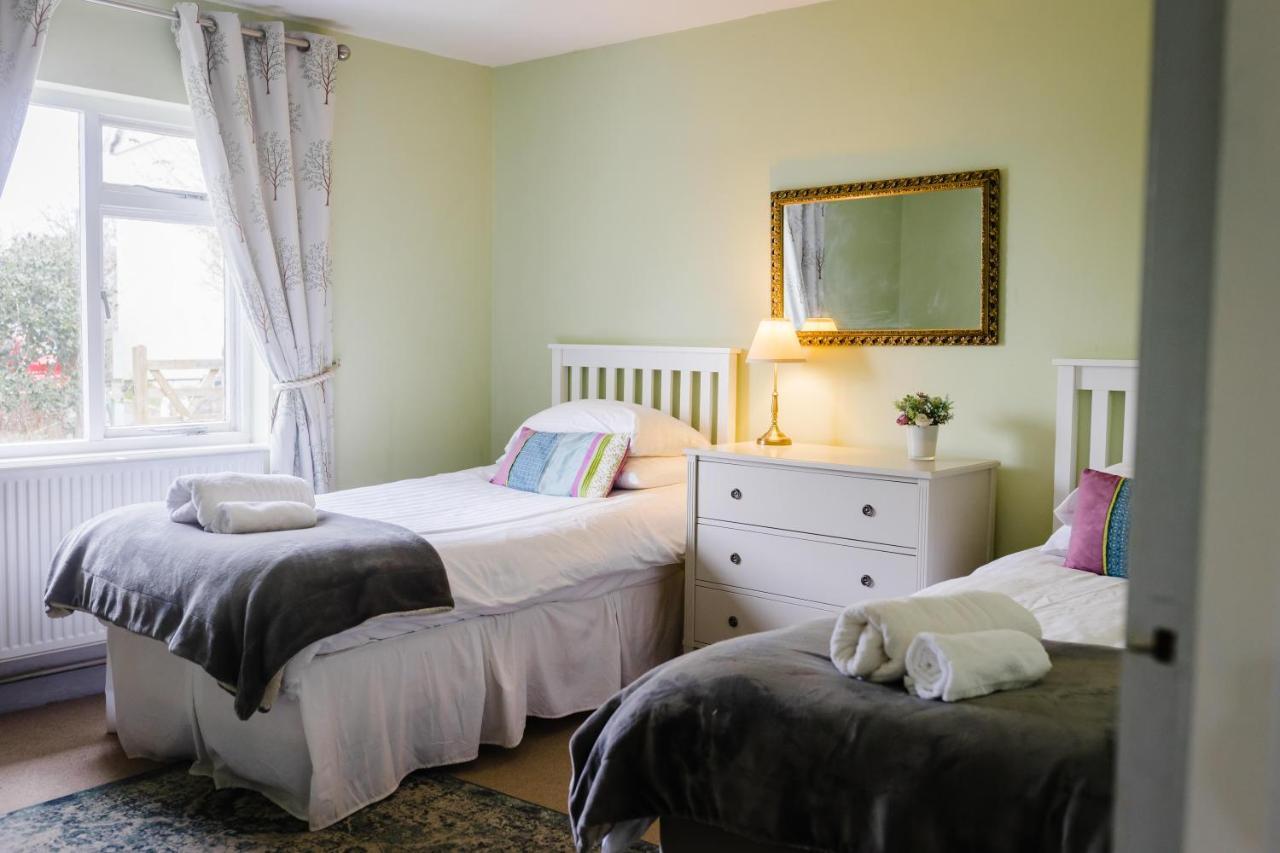 May Tree Cottage Manorbier 5 Mins From The Beach Sleeps 4 Kültér fotó