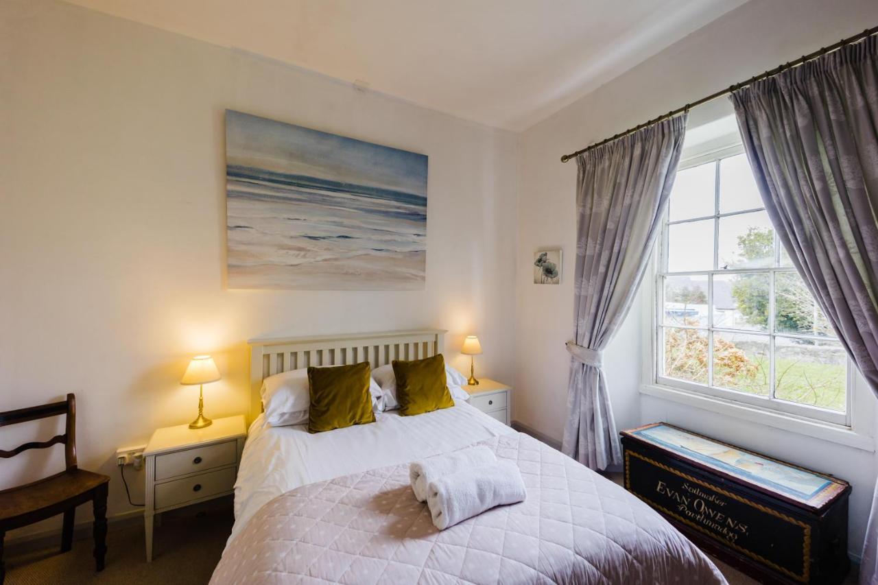May Tree Cottage Manorbier 5 Mins From The Beach Sleeps 4 Kültér fotó
