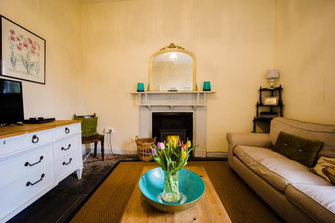 May Tree Cottage Manorbier 5 Mins From The Beach Sleeps 4 Kültér fotó